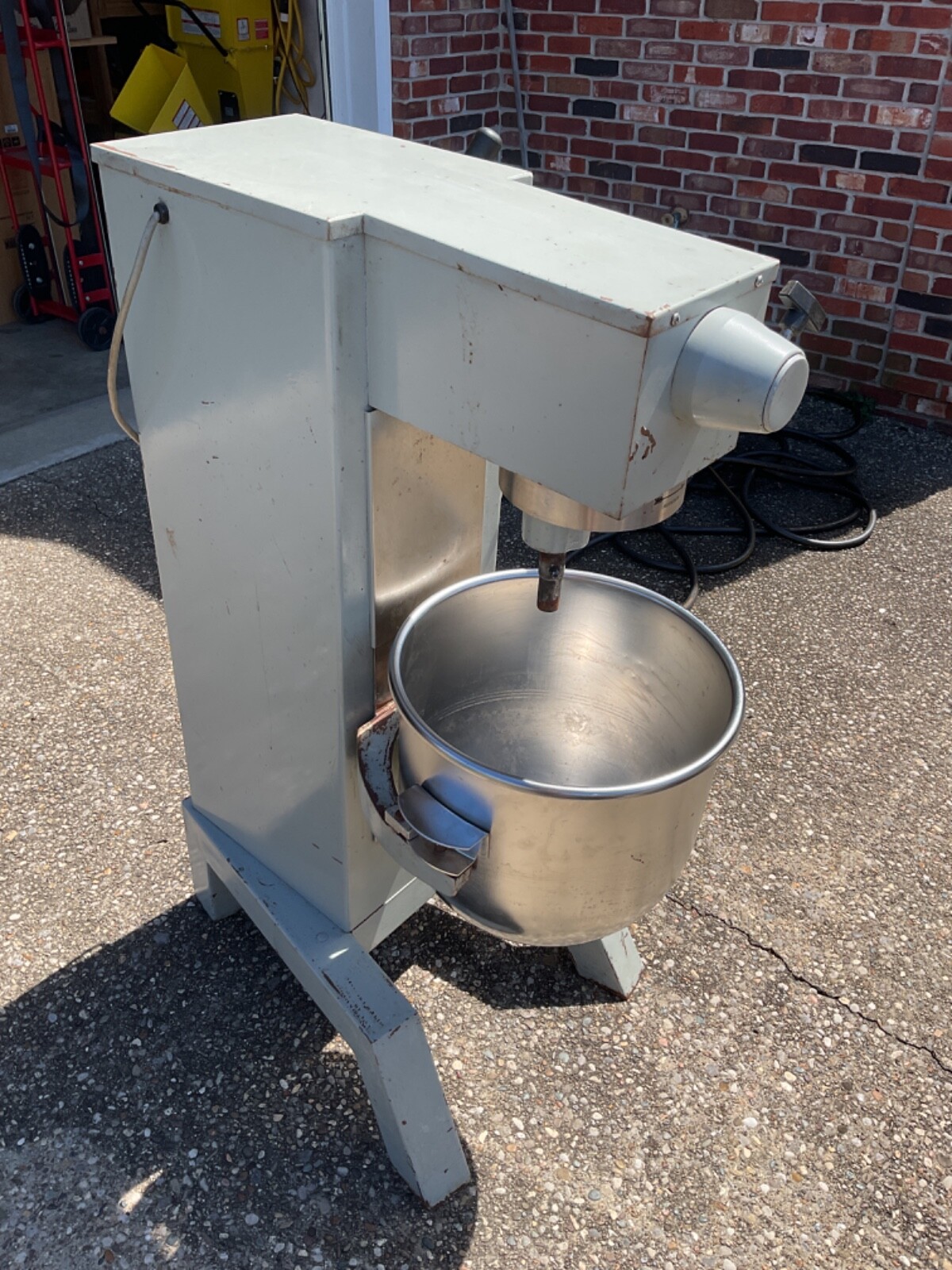 univex 30 qt mixer w/dough hook 2 bowls pizza dough doughnuts