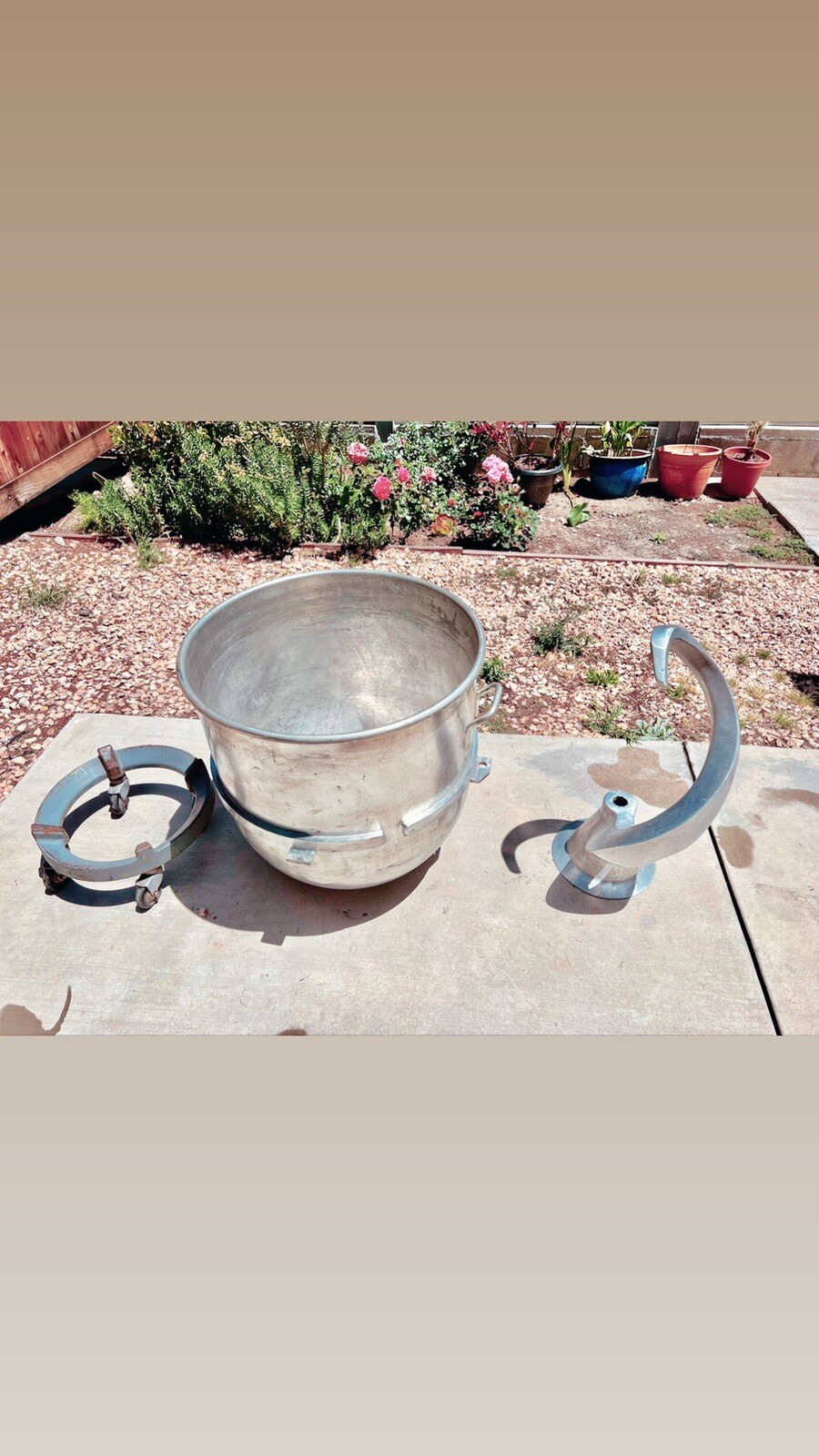 Hobart V1401 Mixer 140qt ss bowl & attaments included with Bowl Guard- 200v 3 Ph