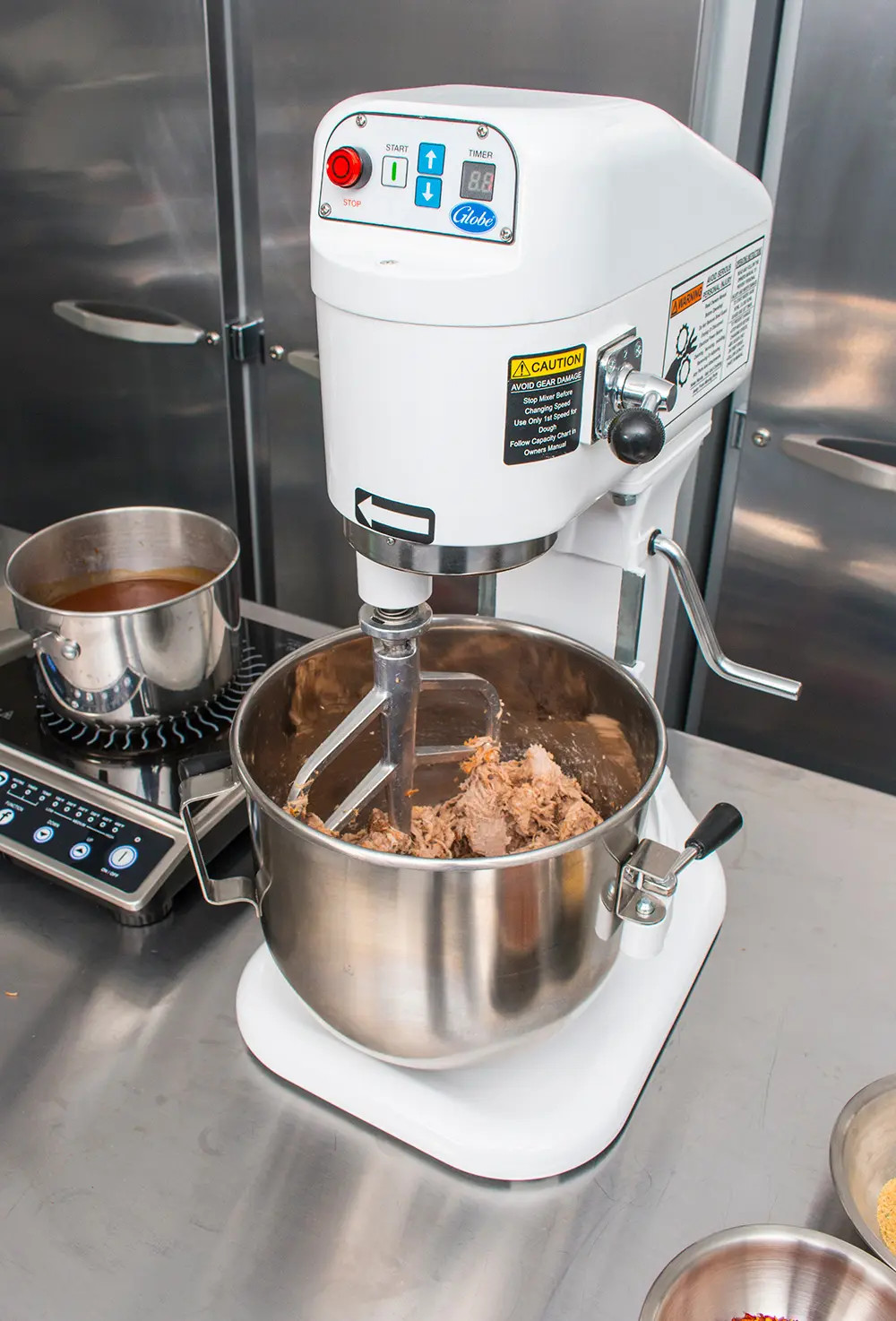 Globe SP08 8 Quart Counter-Top Planetary Mixer 3 Speed with Bowl