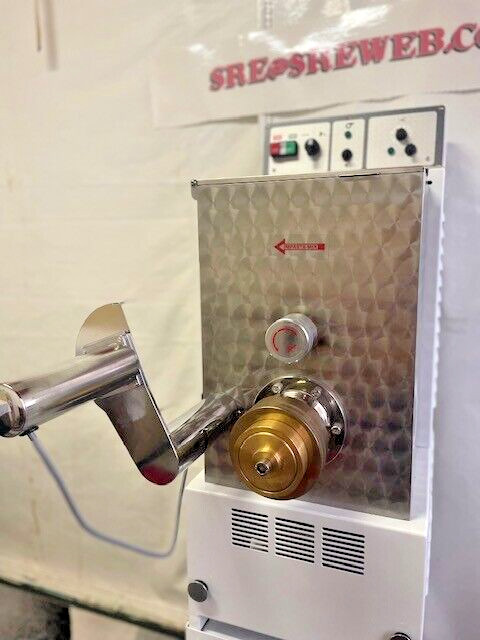 TR95 Commercial Extruder Pasta Machine + 3 Dies & Electric Cutter