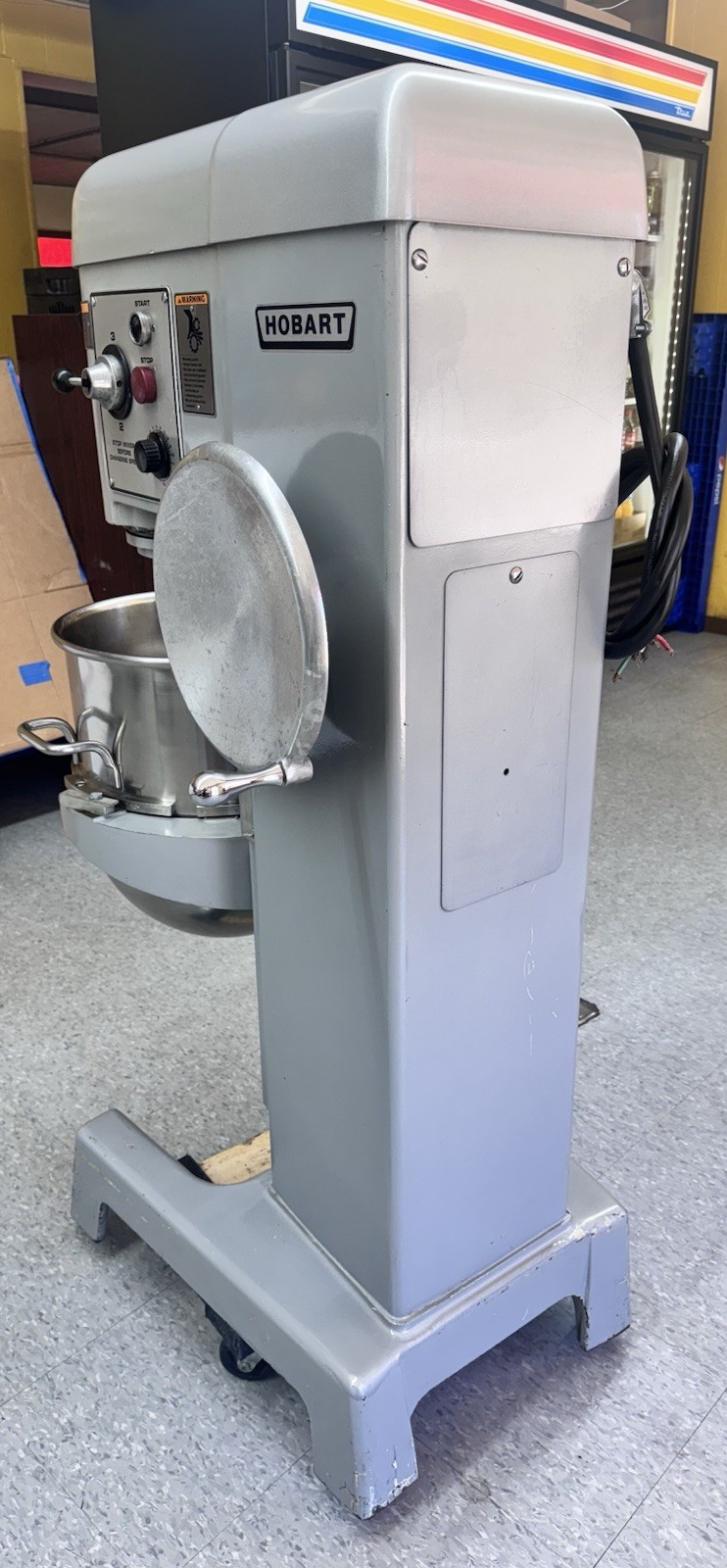 Hobart D340 40 Qt Mixer With 40 Qt SS Bowl & Heavy Duty SS Hook 1.5 HP 3 PH 208V