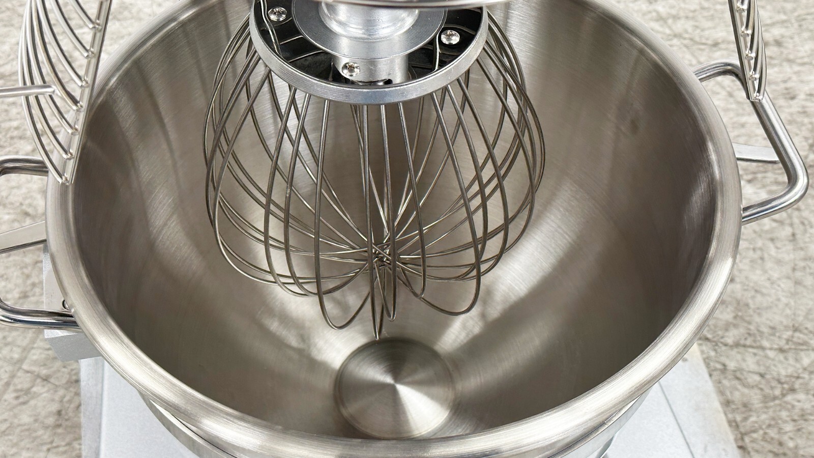 30 QT Commercial Dough Mixer Bakery Blender Floor Model Gear Driven 3 Speed Mode