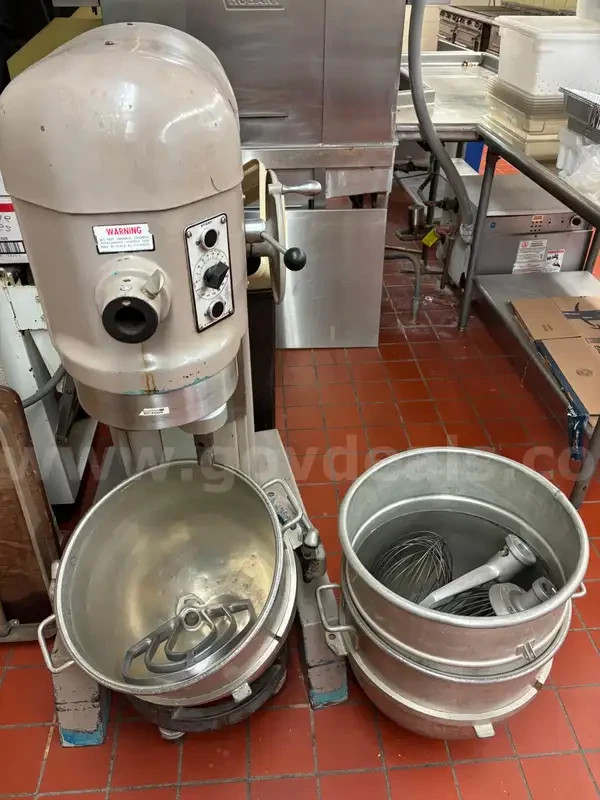 Hobart 60Qt H600T Mixer W/ Bowl Paddle & Whip WORKING CONDITION