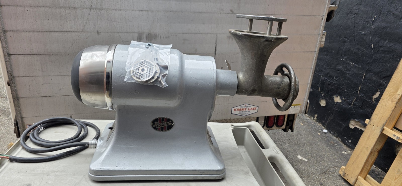 Hobart 4332 Meat Grinder (Refurbished) 1.5 HP