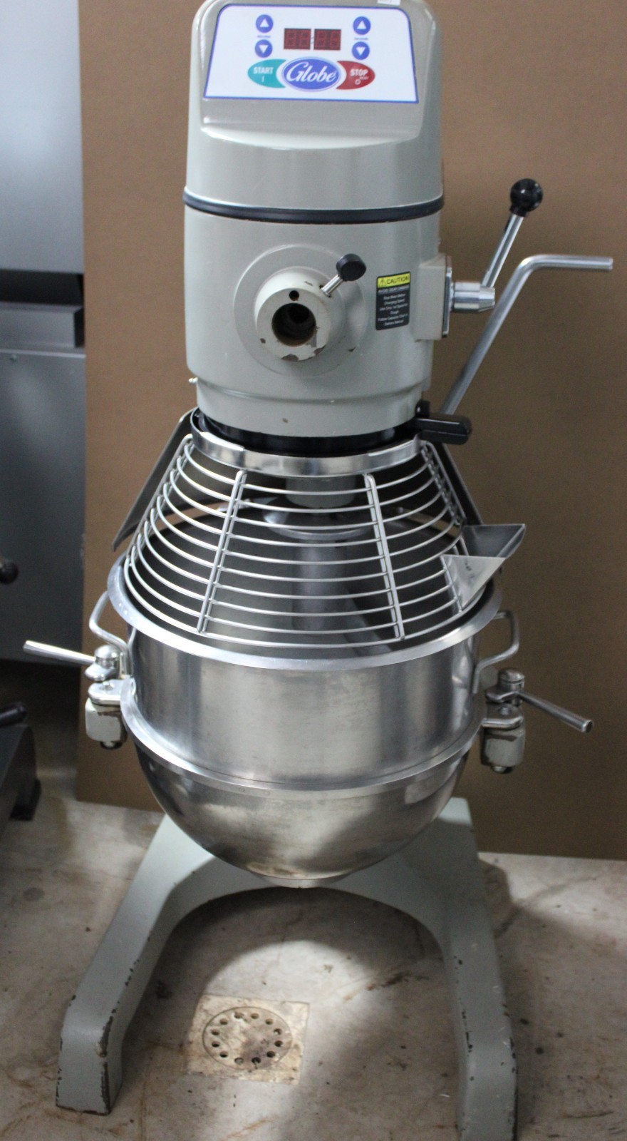 Globe Dough Mixer 30Qt Planetary Floor with Guard and Dough Hook