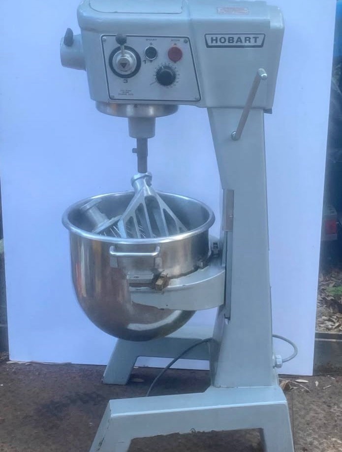 Hobart D300T mixer 30qt with bowl hook whip paddle (warranty) 115v