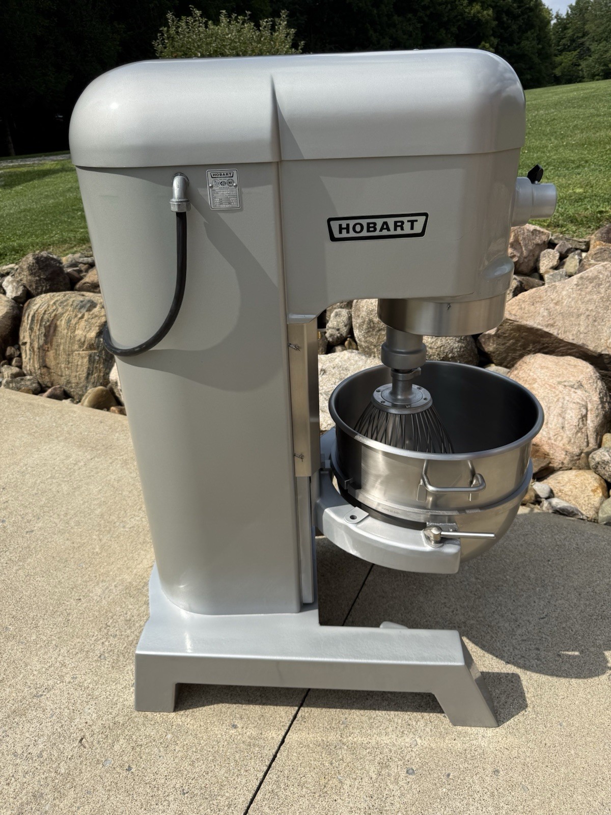 Hobart H-600 60 Qt. Commercial Mixer 200V 3PH w/ Bowl And 3 Attachments