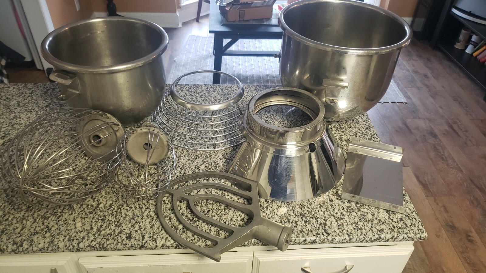  20 qt Vollrath (Anvil) commercial mixer repainted. Good condition 