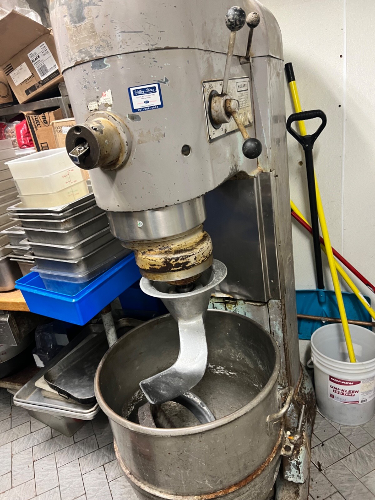 Hobart L800 – 80qt Mixer w/ Bowl And Dough Hook – 2 HP