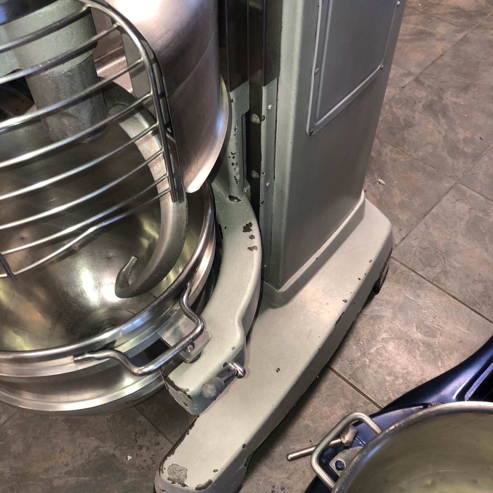 Hobart Legacy+ HL662-1STD 60 Qt. Planetary Floor Pizza Mixer with Guard 240v