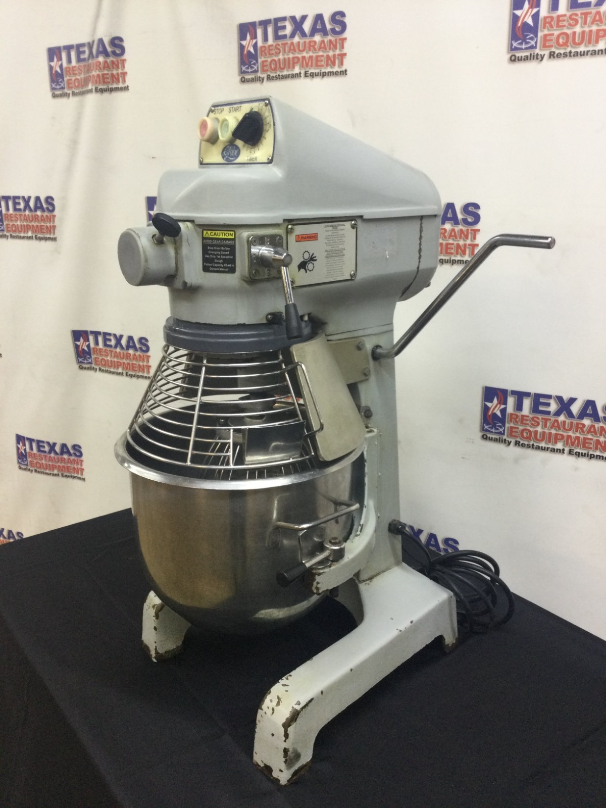 Globe SP20 20qt Countertop Dough Mixer with Bowl Guard & 1 whisk