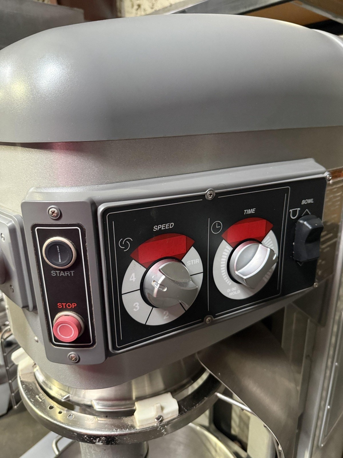 2021 HOBART HL600 60QT BAKERY DOUGH MIXER W/ BOWL, WHISK and PADDLE ATTACHMENTS