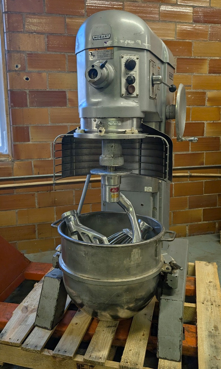 Hobart H600 60 Quart Commercial Planetary Mixer w/ Bowl, Whisk, Paddle & Hook