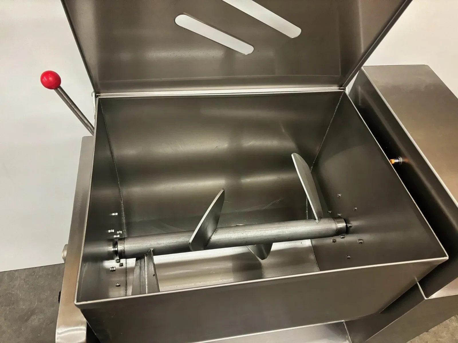 300lbs meat mixer – 220V 3 phase – NEW