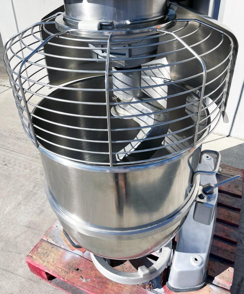 Hobart (HL1400N) 140 Quart 4 Speed Commercial Bakery Restaurant Dough Food Mixer