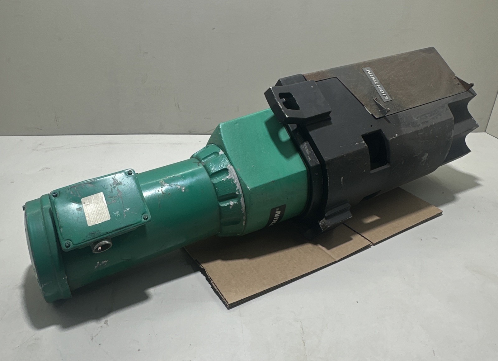 LIGHTNIN VEKTOR 290063 1/3HP W/ VEKTOR V8S25 Mixer Assembly – UNTESTED PREOWNED