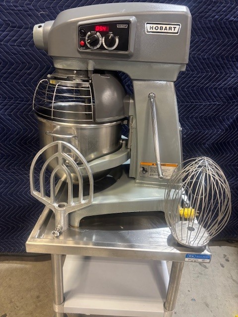Hobart Legacy 20 Qt Countertop Planetary Mixer w/ paddle and whip HL200-1