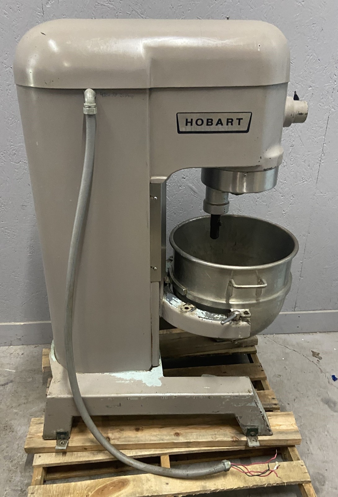 Hobart H-600 60 Qt. Commercial Mixer 440V 3PH w/ Bowl H600 Manual Lift