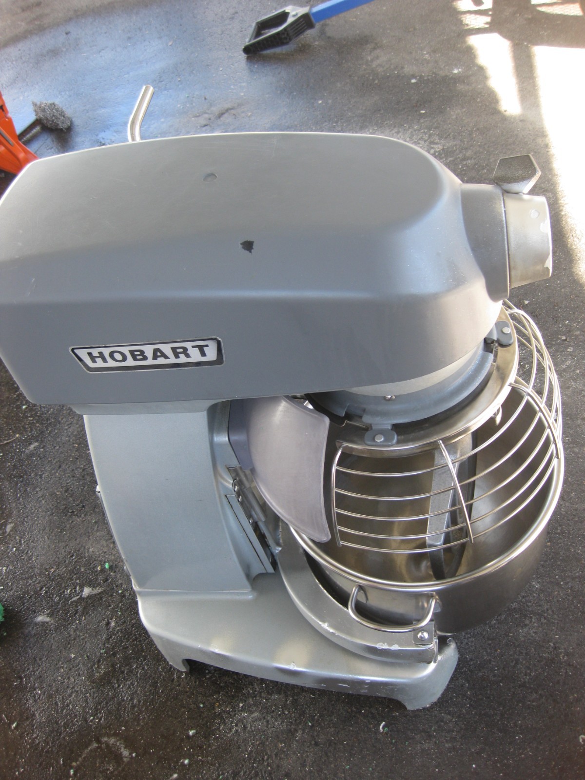 Hobart HL200 20 Qt Legacy Mixer, Bowl And 1 Attachments Included