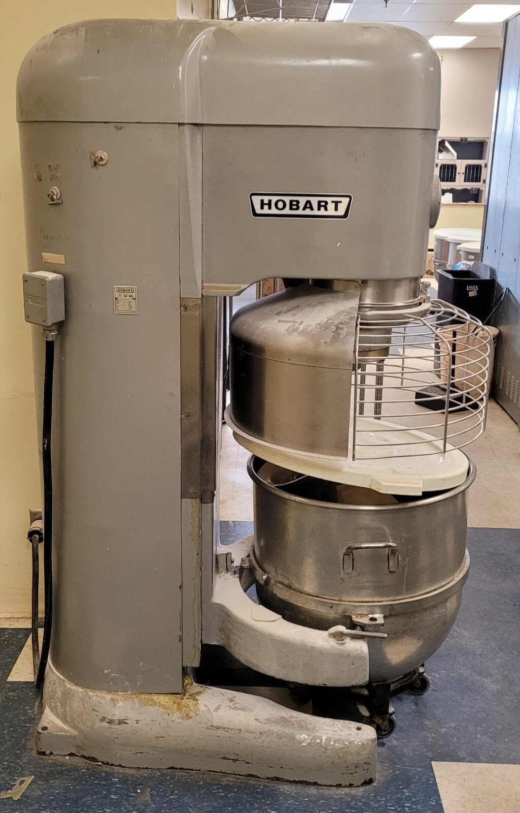 used Hobart V-1401 140-Quart Mixer w/Guard, Bowl, Hook & Paddle SN#11-1032-684