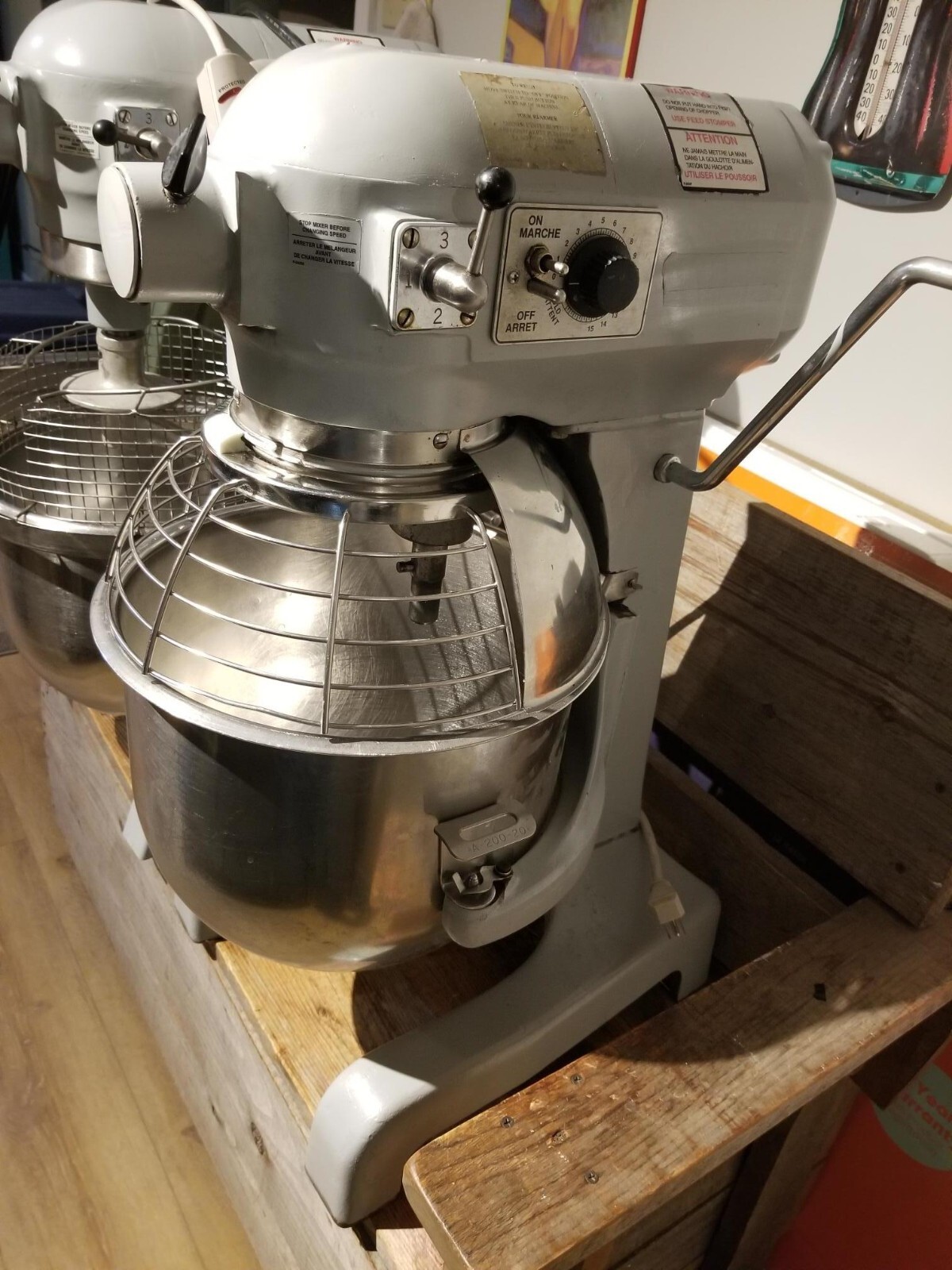 Hobart 20 qt counter top mixer (Refurbished)