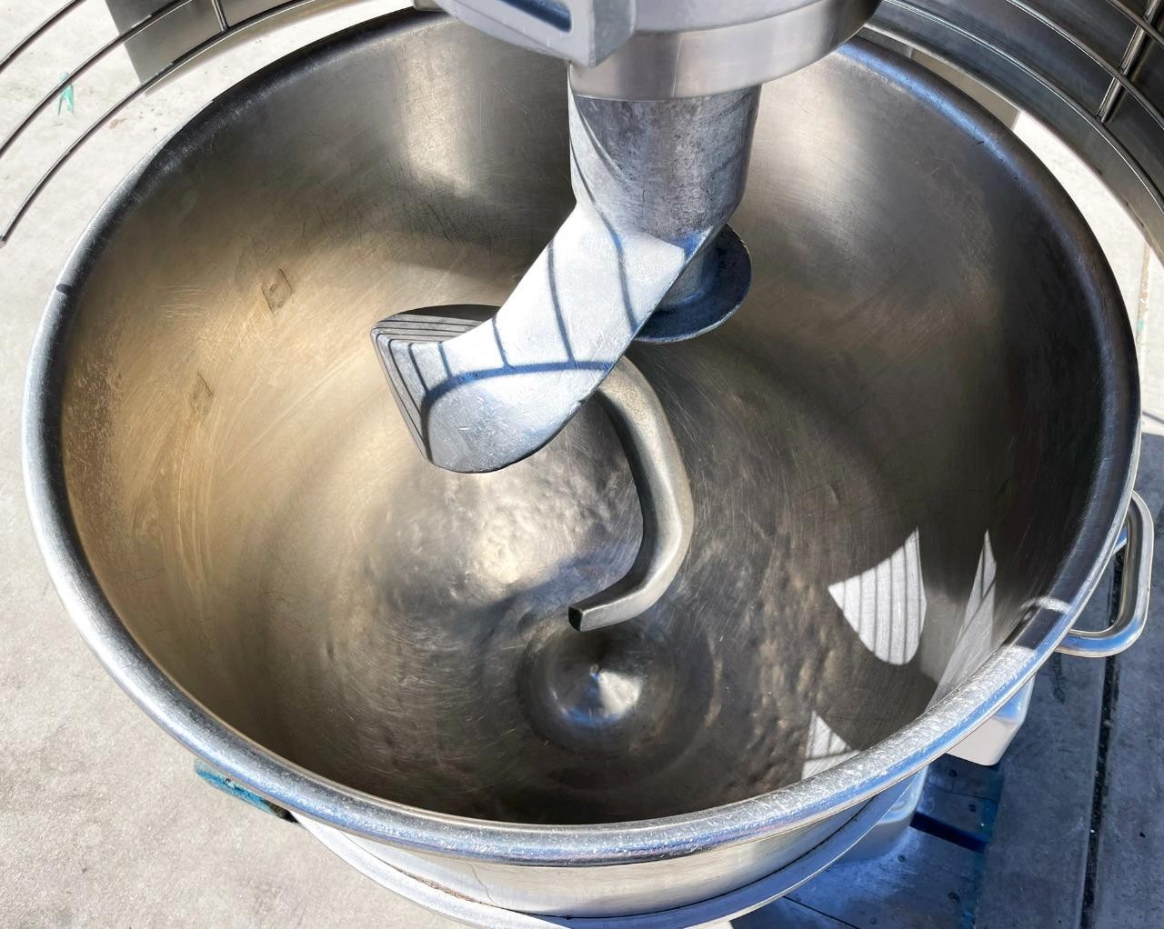 Hobart (HL1400N) 140 Quart 4 Speed Commercial Bakery Restaurant Dough Food Mixer