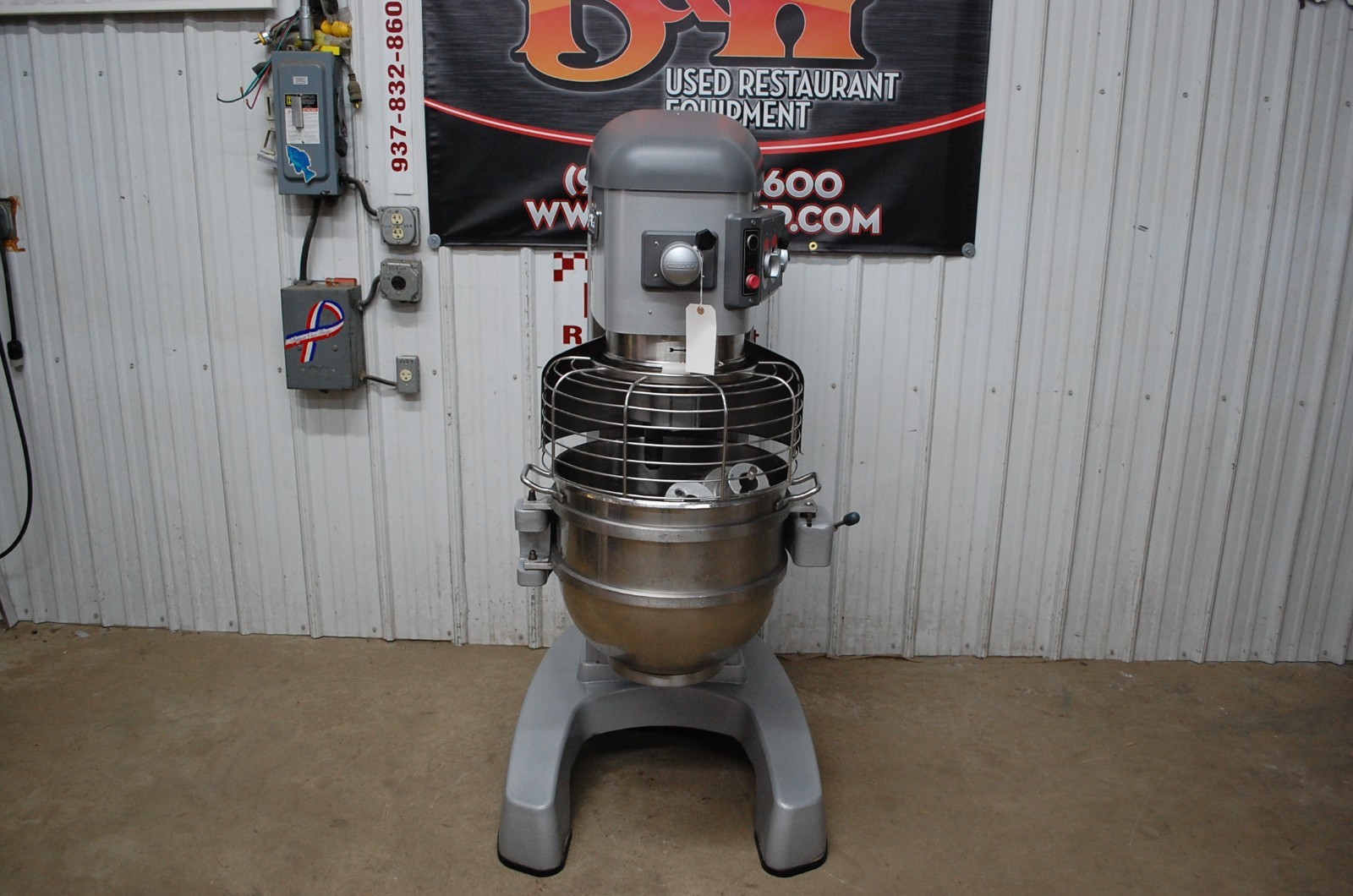 Hobart Legacy HL600 60 Qt Bakery Dough Mixer w/ Bowl Guard Flat Beater Whisk