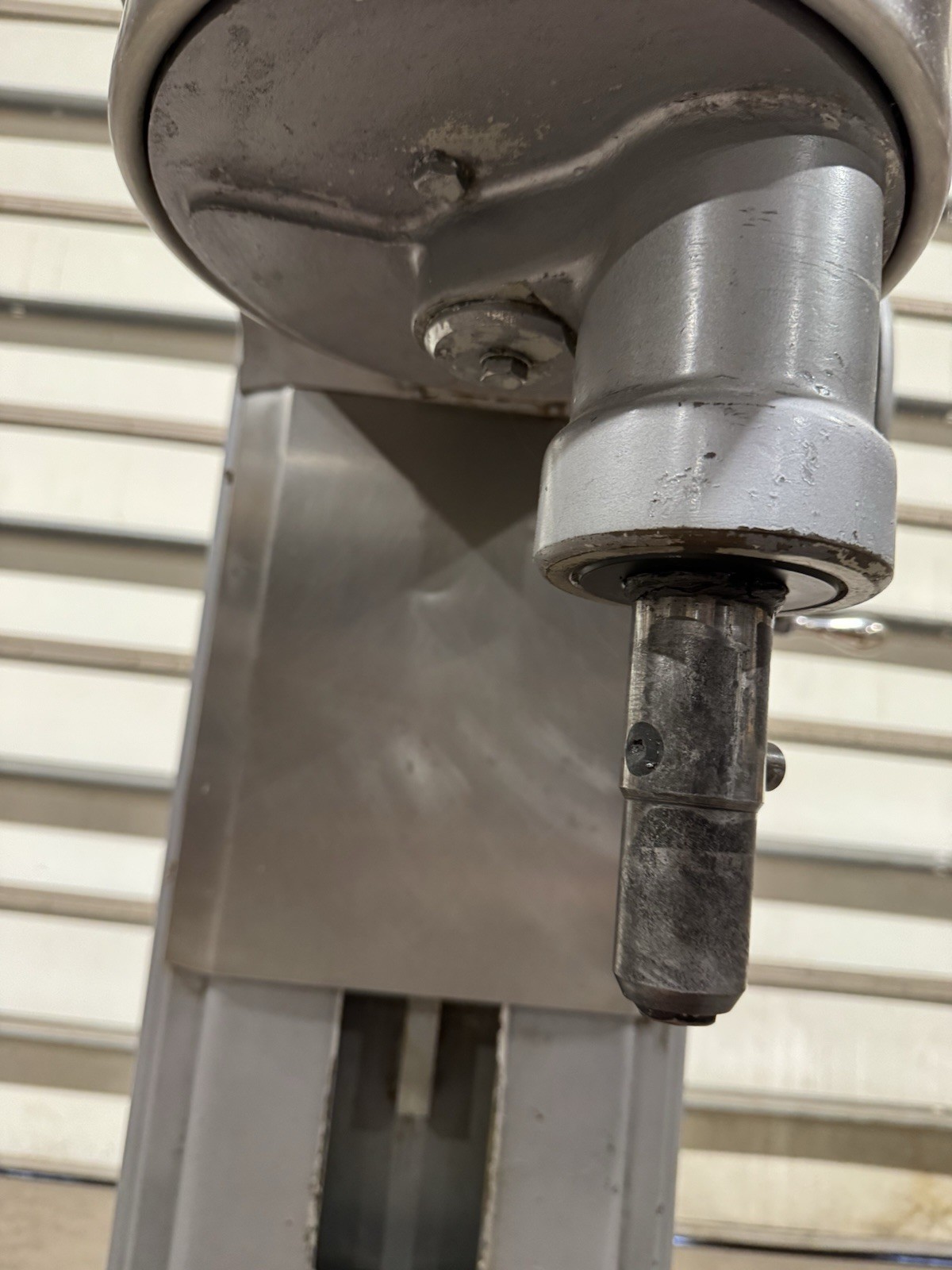 HOBART H600 60 QT BAKERY DOUGH MIXER W/ NO BOWL OR ATTACHMENTS