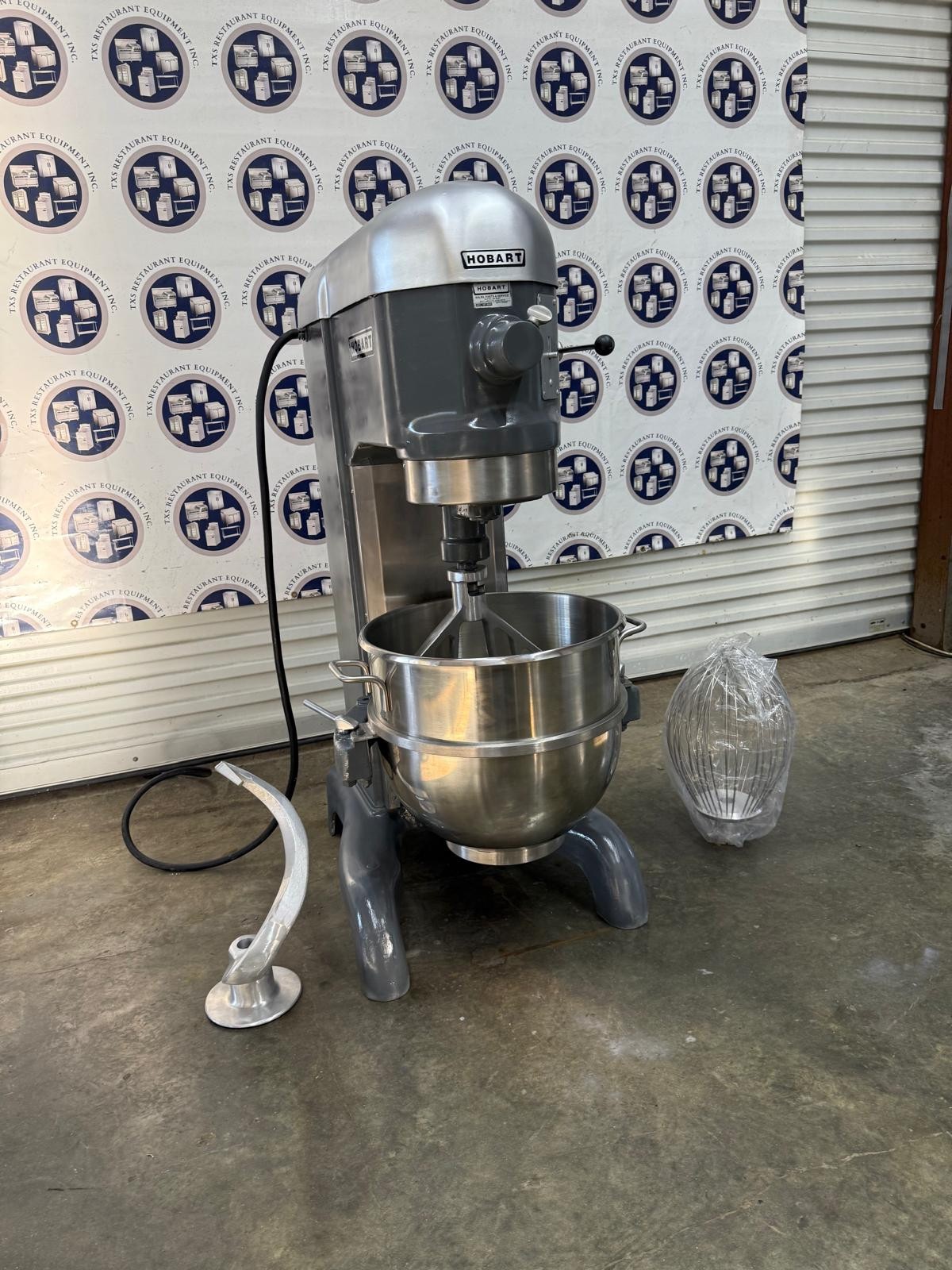HOBART DOUGH MIXER H-600 60 QTZ { 115 VOLTS } SINGLE PH