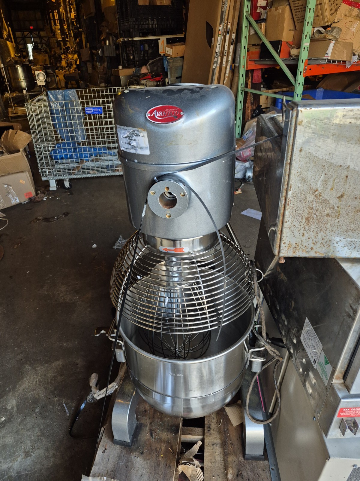 Avantco Mx40h 40qt Planetary Floor Mixer With Guard And Wisk 240v,2hp