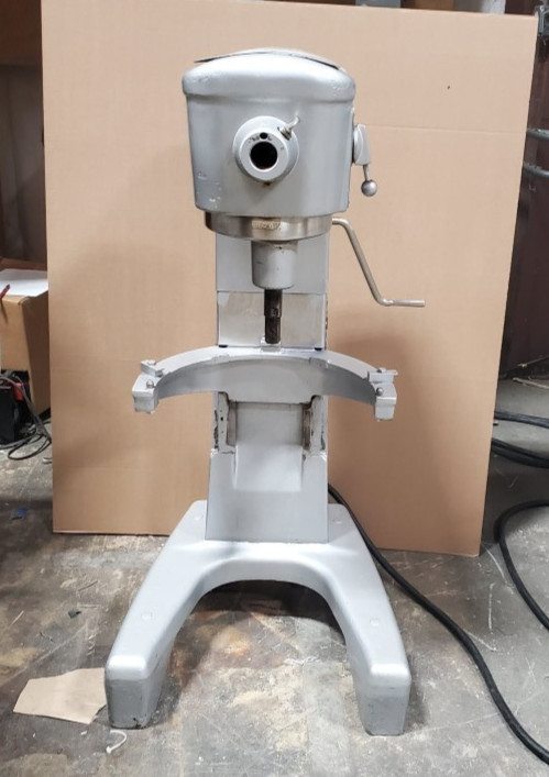Hobart D-300 8049 30 Quart 3 Speed Commercial Restaurant Mixer 3Ph 208v NO BOWL
