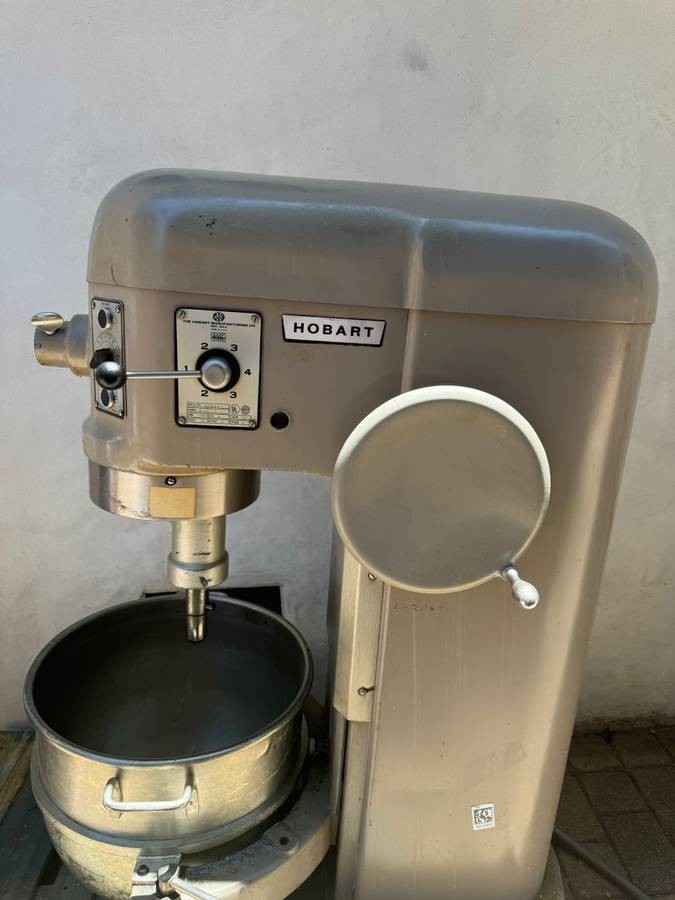 Hobart 60Qt H600T Mixer W/ Bowl Paddle & Whip WORKING CONDITION