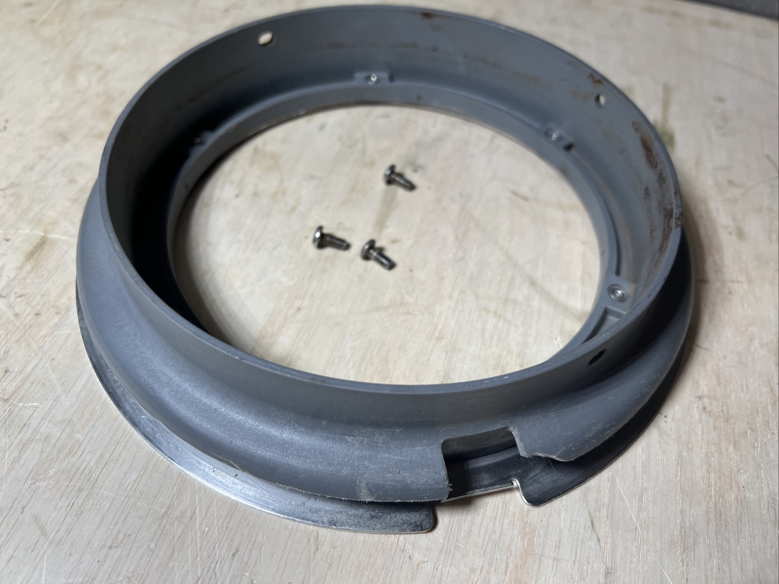 Genuine Hobart 00-917272 Cup, Drip And Flange HL200 20 Qt Mixer. Cracked. READ!