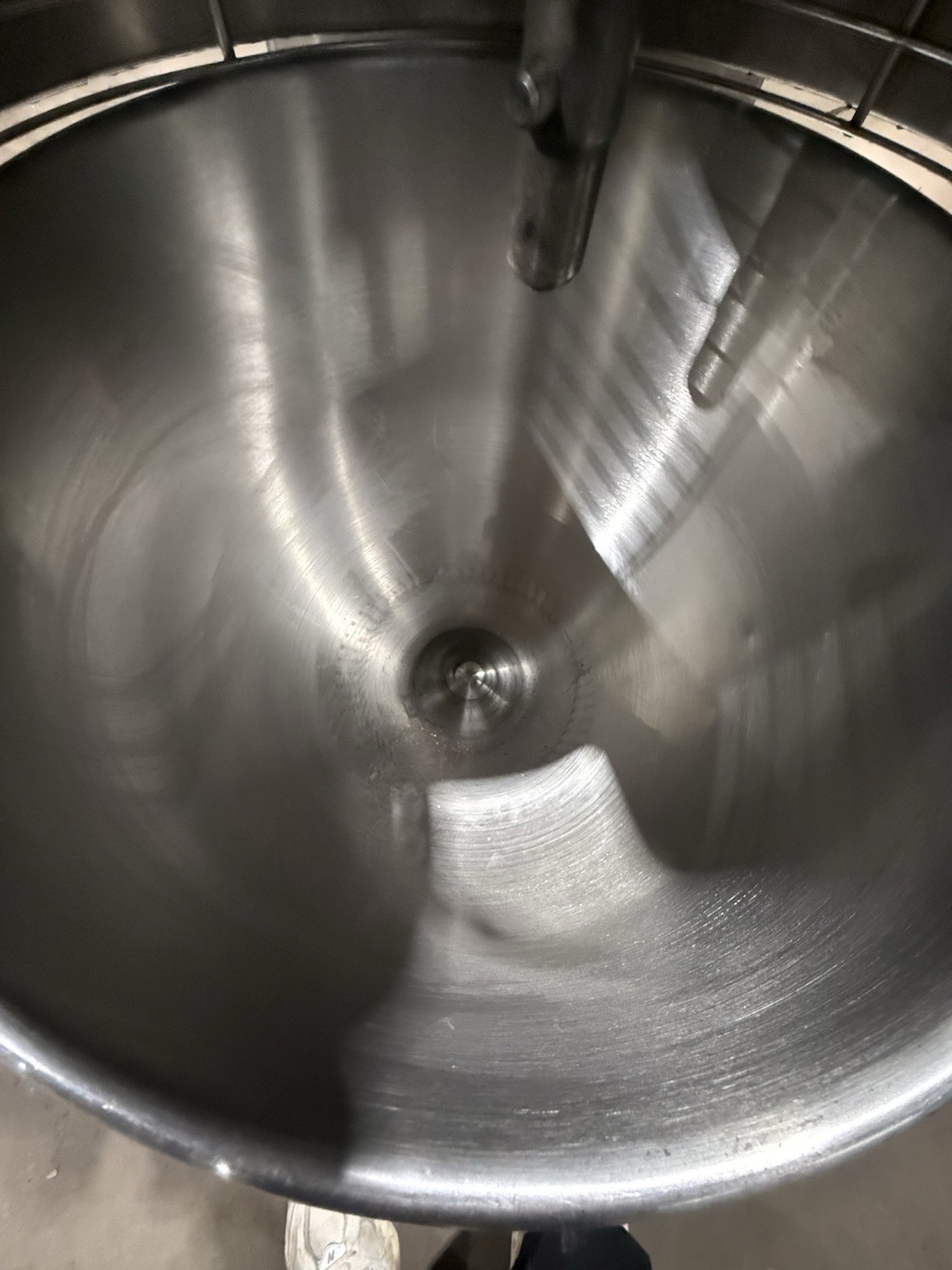 Hobart 60qt H-600-T Industrial Dough Mixer 3ph 2hp￼