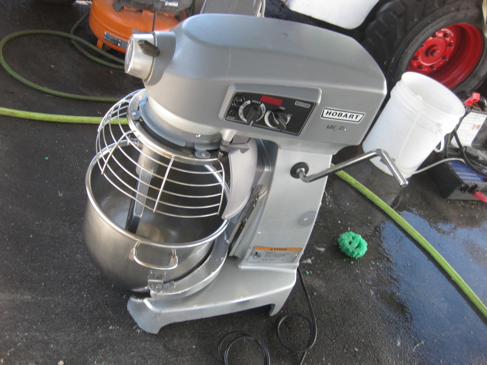 Hobart HL200 20 Qt Legacy Mixer, Bowl And 1 Attachments Included