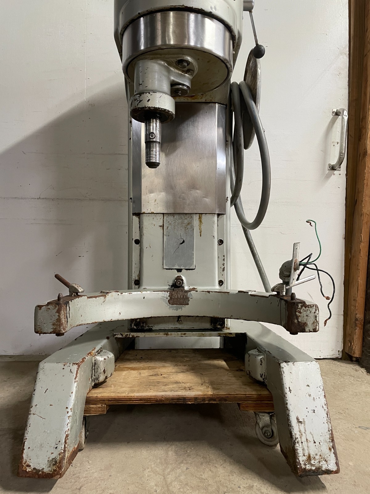 Hobart L800 80 Quart Mixer with Bowl and Attachments