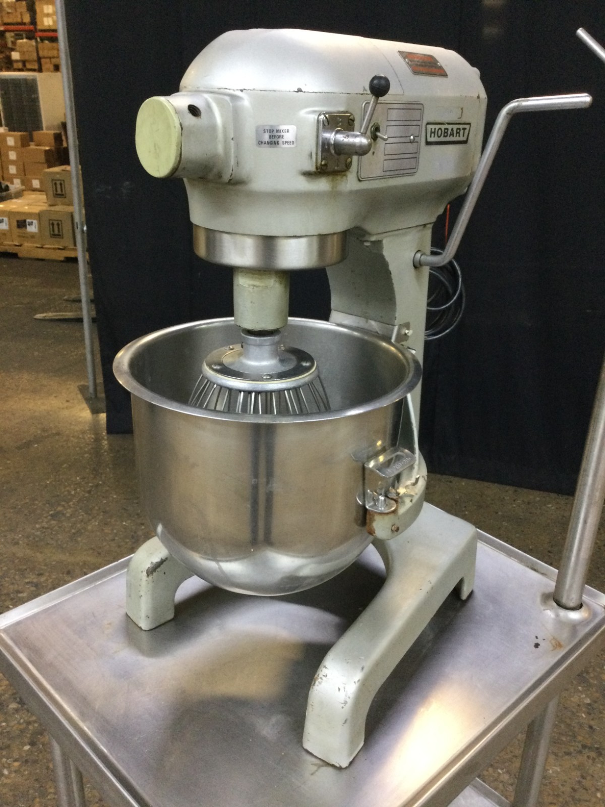 HOBART A-200 COUNTERTOP DOUGH MIXER 20 QT WITH BOWL 1 ATTACHMENT