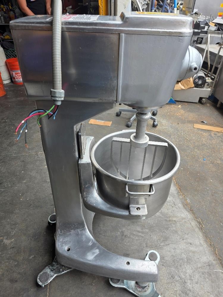 Blakeslee F-30DT 30 Quart Mixer Floor Model w/ Stainless steel Bowl +Flat Beater