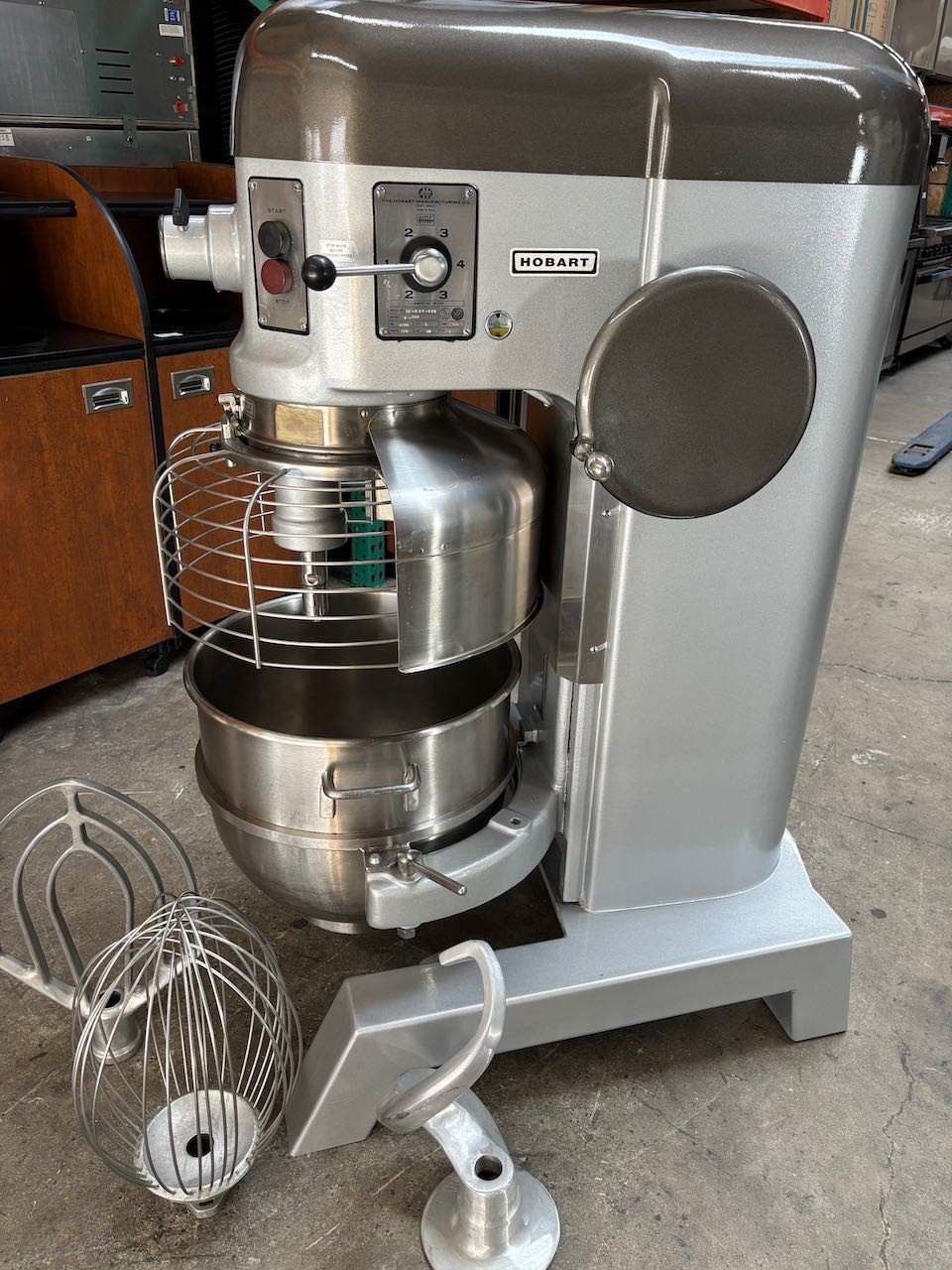 60 Quart Hobart Mixer H-600 220V 1HP Safety Cage Guard NSF Bowl & 3 Attachments