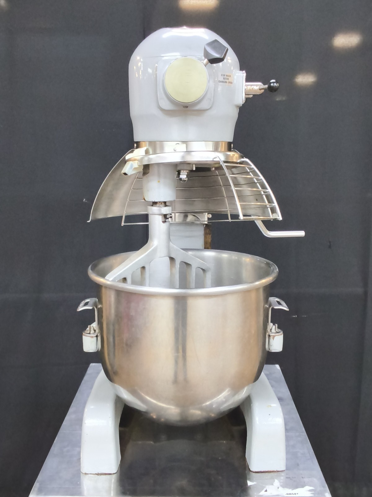 HOBART A-200T 20 QT COUNTERTOP BAKERY DOUGH MIXER WITH PADDLE
