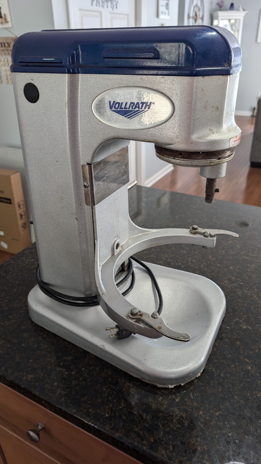 Vollrath 10 Quart Counter Top Mixer # MIX1010 # 40756
