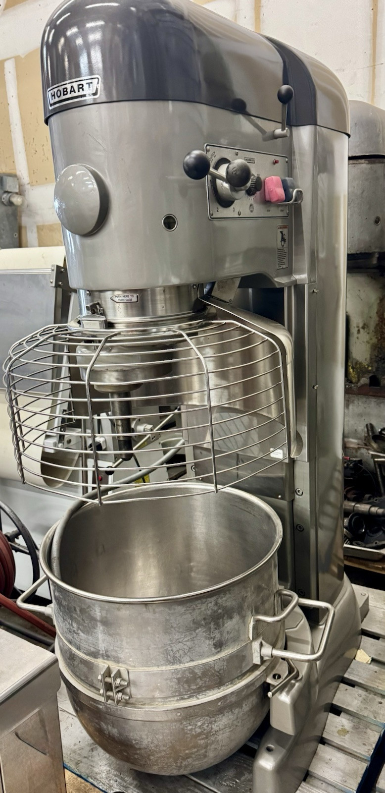 Hobart 140qt mixer V1401 Mixer Bowl Guard W Stainless Steel Bowl 1 Attachment