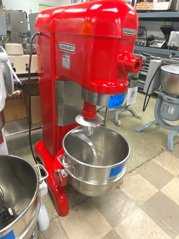 Mixers/ 60 Qt / Hobart H-600 / Mixer Red /w/t 4 Attachments/ 230V-1F-11A / 1-HP