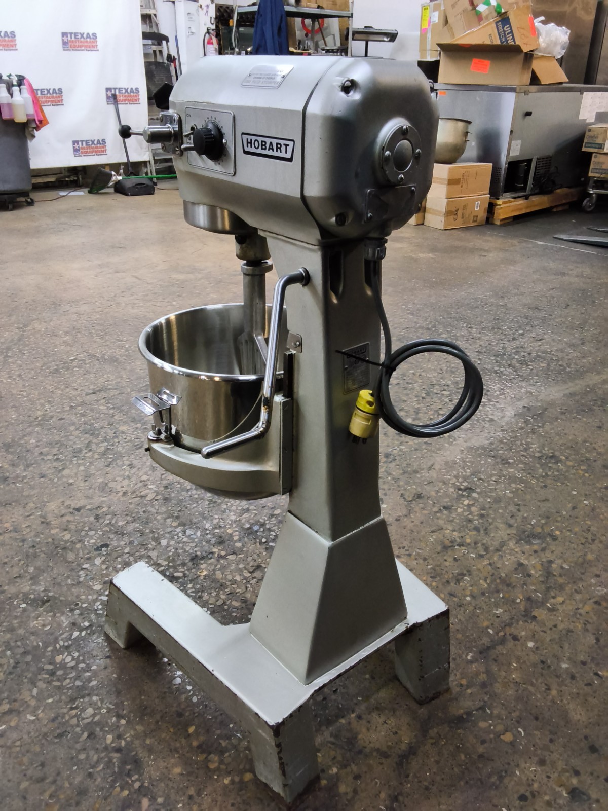Hobart A200 20 Qt Dough Mixer Floor Model With Bowl One Attachment