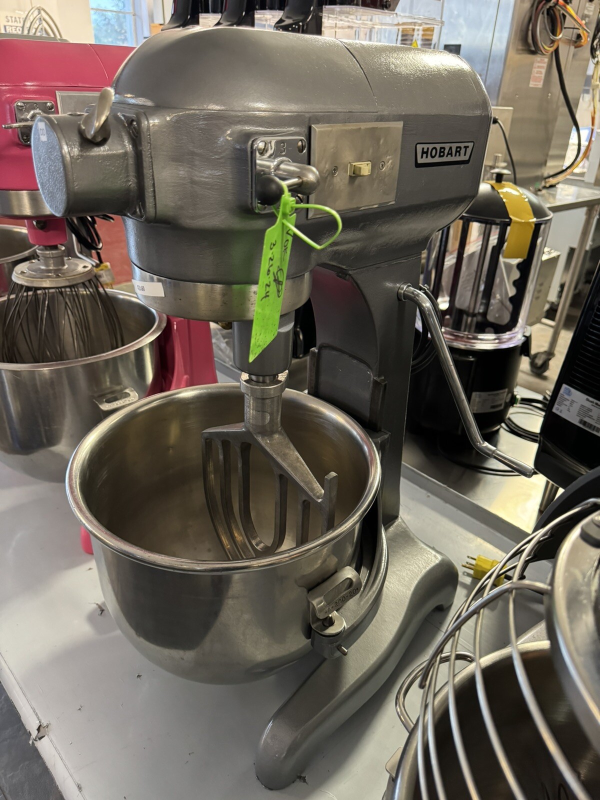 Hobart A-200 20 Qt Bakery Dough Mixer w/ Stainless Bowl, Whip Attachment- 1/3HP
