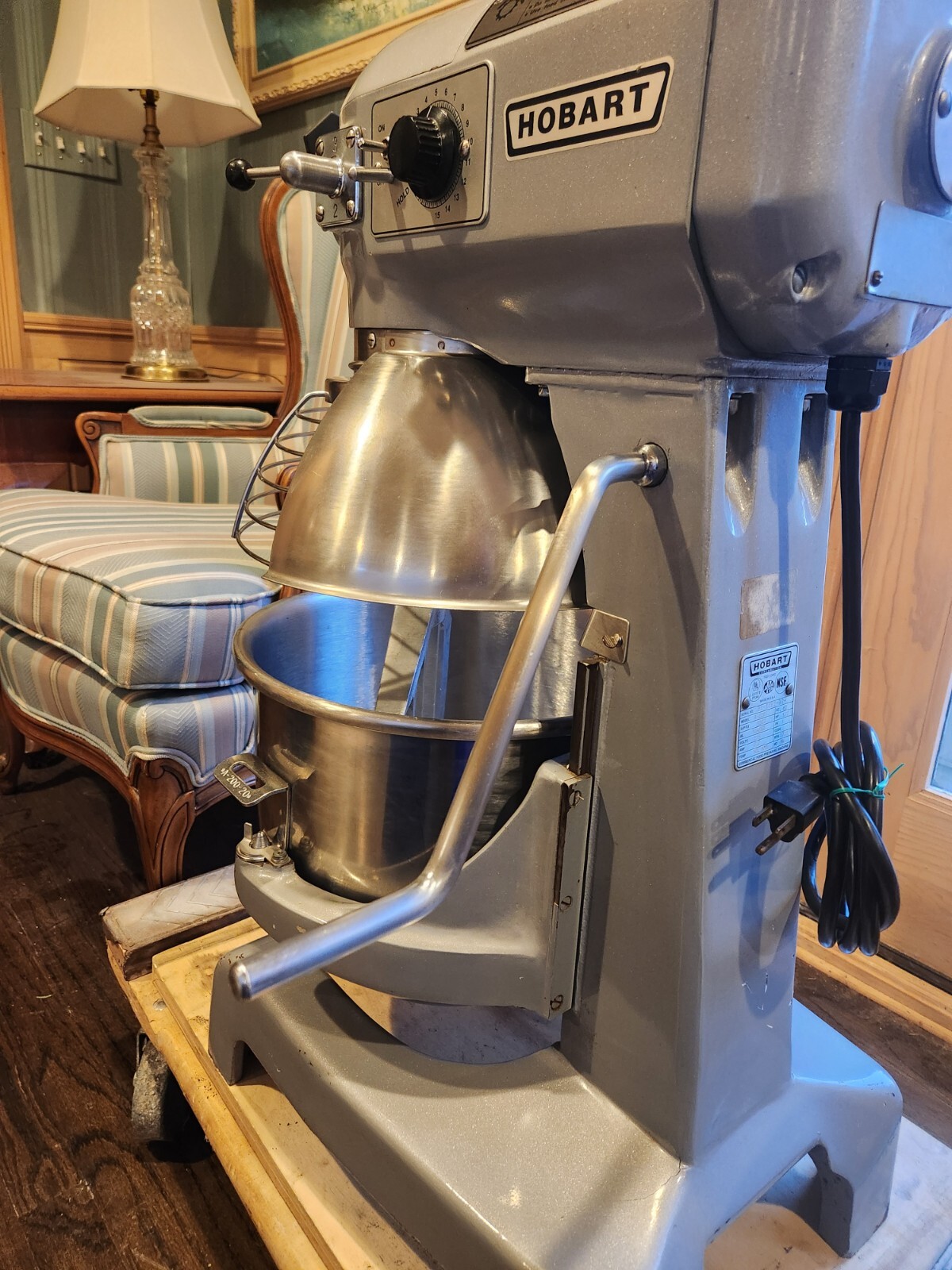 Hobart Classic A-200T, 20 Quart Mixer, Bowl, Beater & Safety Cage – REFURBISHED