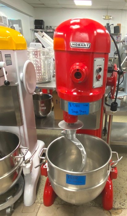 Mixers/ 60 Qt / Hobart H-600 / Mixer Red /w/t 4 Attachments/ 230V-1F-11A / 1-HP