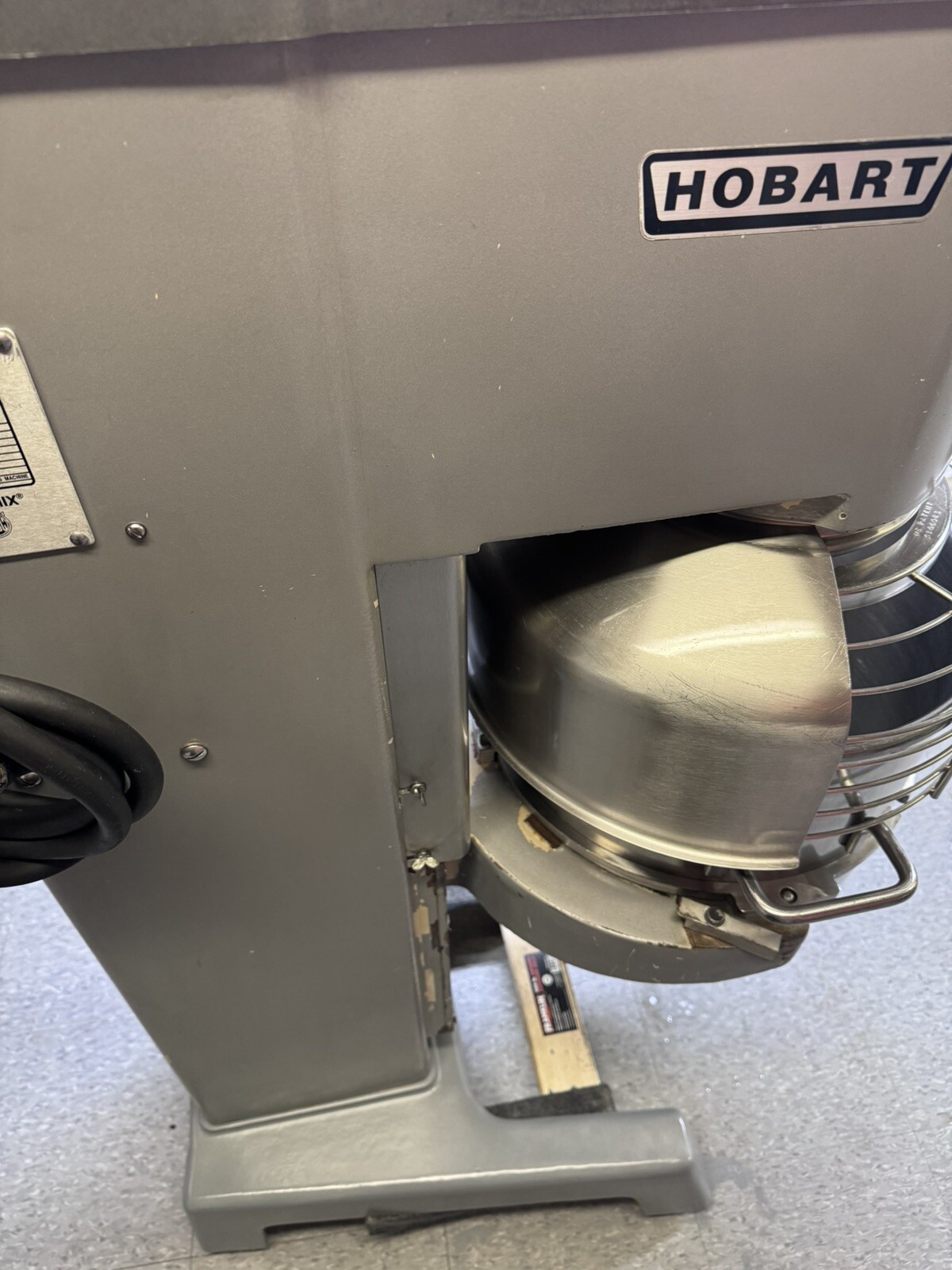 Hobart D340 40 Qt Mixer With 40 Qt SS Bowl & Heavy Duty SS Hook 1.5 HP 3 PH 208V