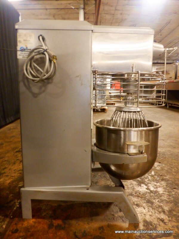 Univex SRM20, 20 Qts Dough Mixer With Bowl, Guard & 1 Attachment