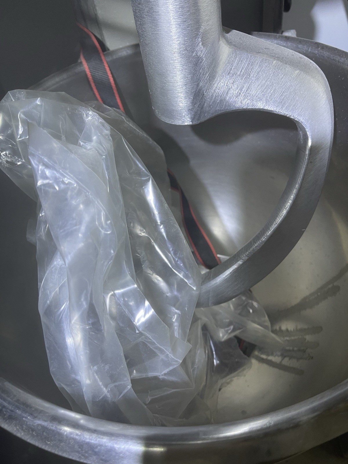 Globe SP30 Planetary Mixer – Comes with Bowl, Paddle, Hook, and Whip!